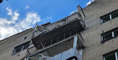 Запрет не распространяется на органы, которые входят в единую систему публичной власти и являются официальными источниками информации.